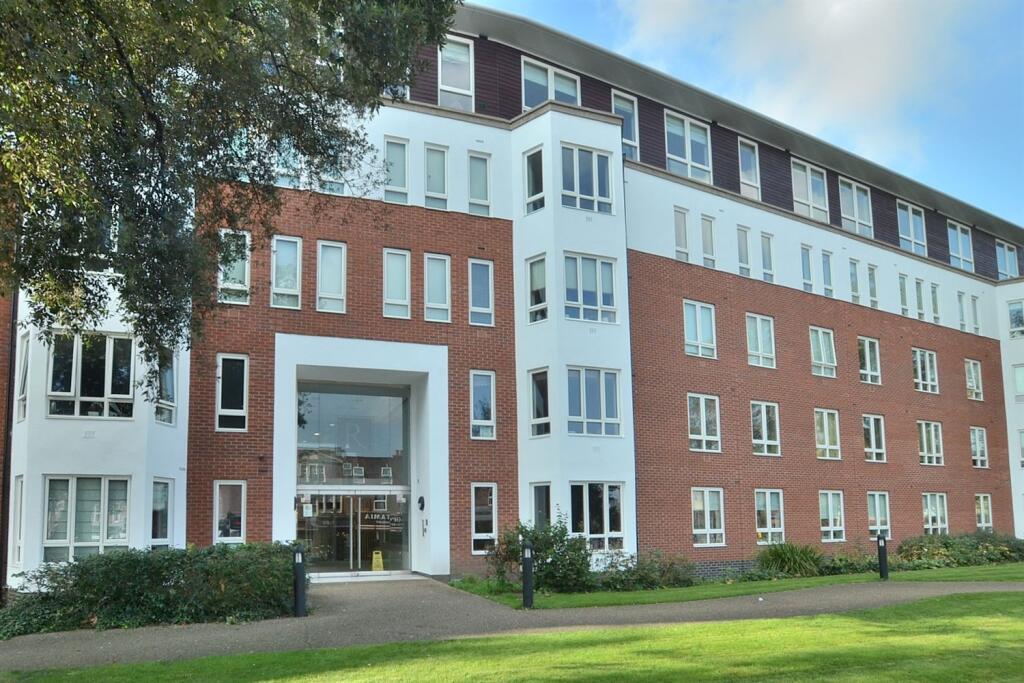 2 bed Apartment for rent in Woodford. From Spencer Munson Property Services - South Woodford 2 bed Apartment for rent in Woodford. From Spencer Munson Property Services - South Woodford