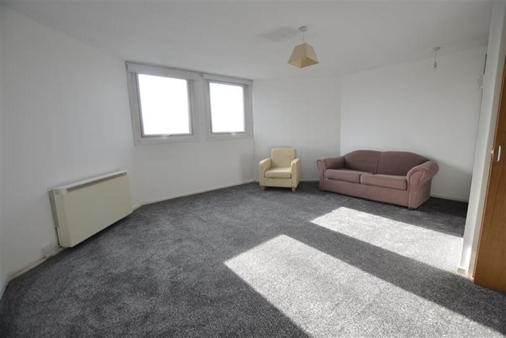 4 bed Apartment for rent in Woodford. From Spencer Munson Property Services - South Woodford