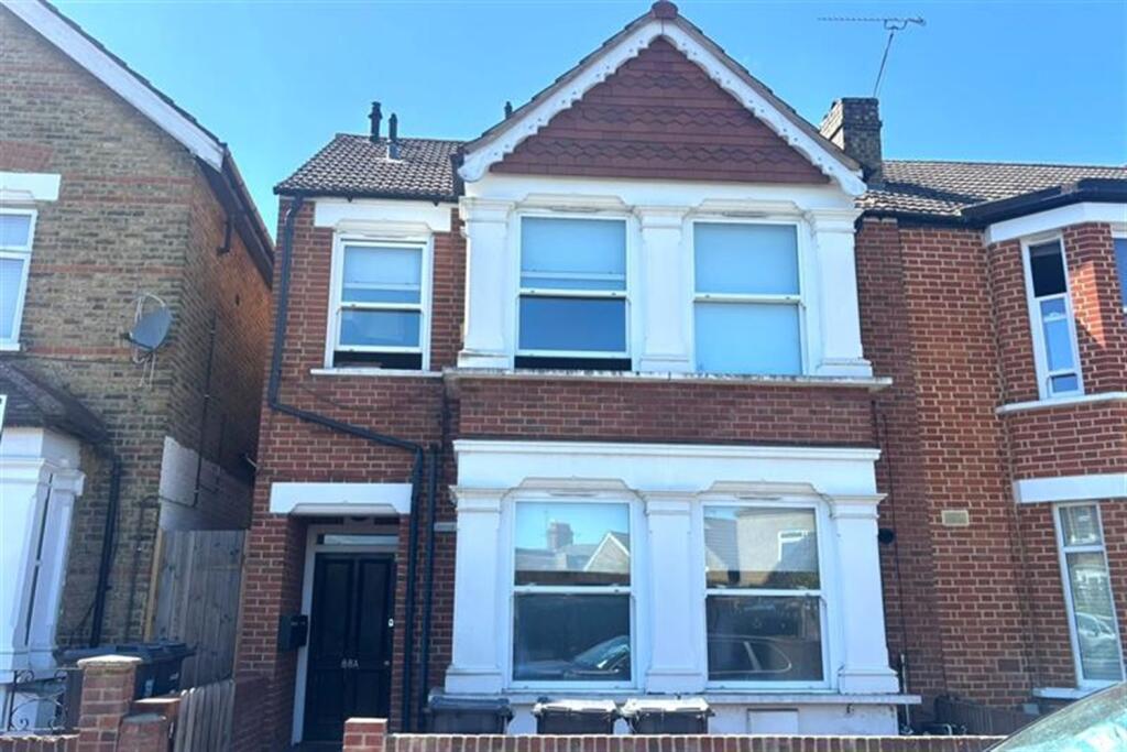 1 bed Apartment for rent in Wanstead. From Spencer Munson Property Services - South Woodford