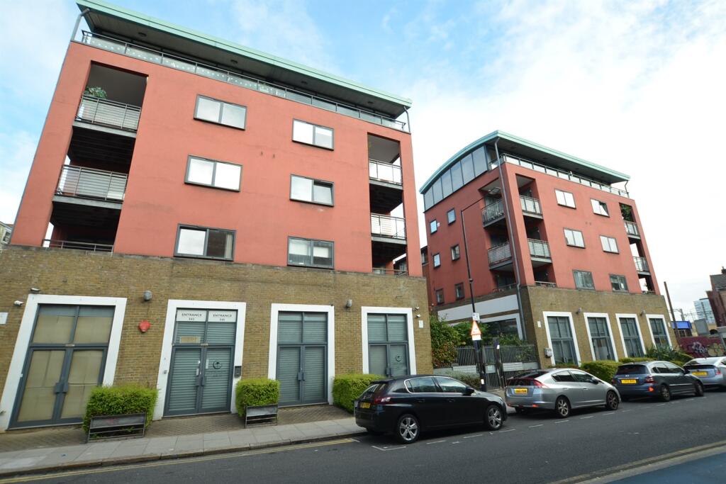 1 bed Apartment for rent in London. From Spencer Munson Property Services - South Woodford