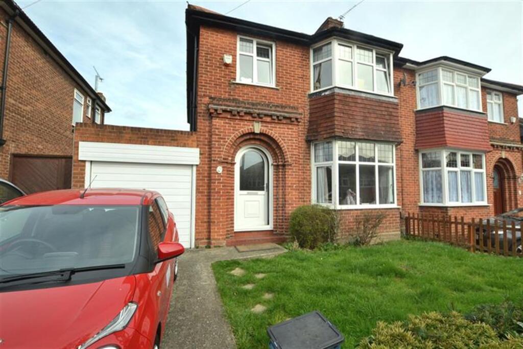 4 bed Semi Detached for rent in Woodford. From Spencer Munson Property Services - South Woodford