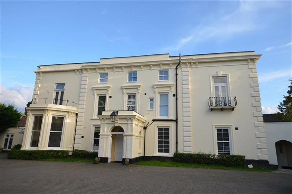 1 bed Apartment for rent in Woodford. From Spencer Munson