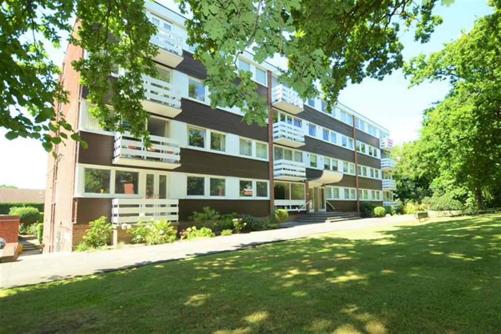 2 bed Apartment for rent in Woodford. From Spencer Munson