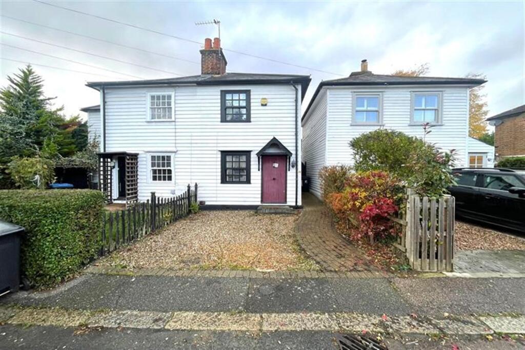 2 bed Semi Detached for rent in Loughton. From Spencer Munson 2 bed Semi Detached for rent in Loughton. From Spencer Munson