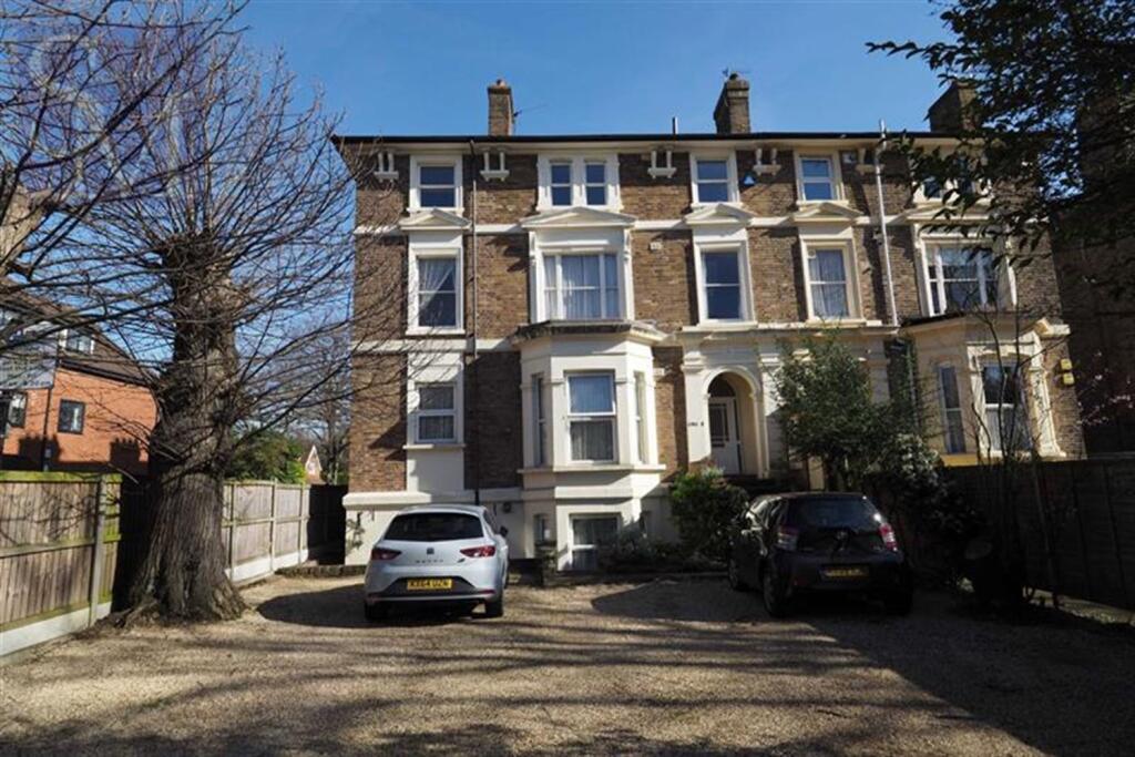 2 bed Apartment for rent in Woodford. From Spencer Munson
