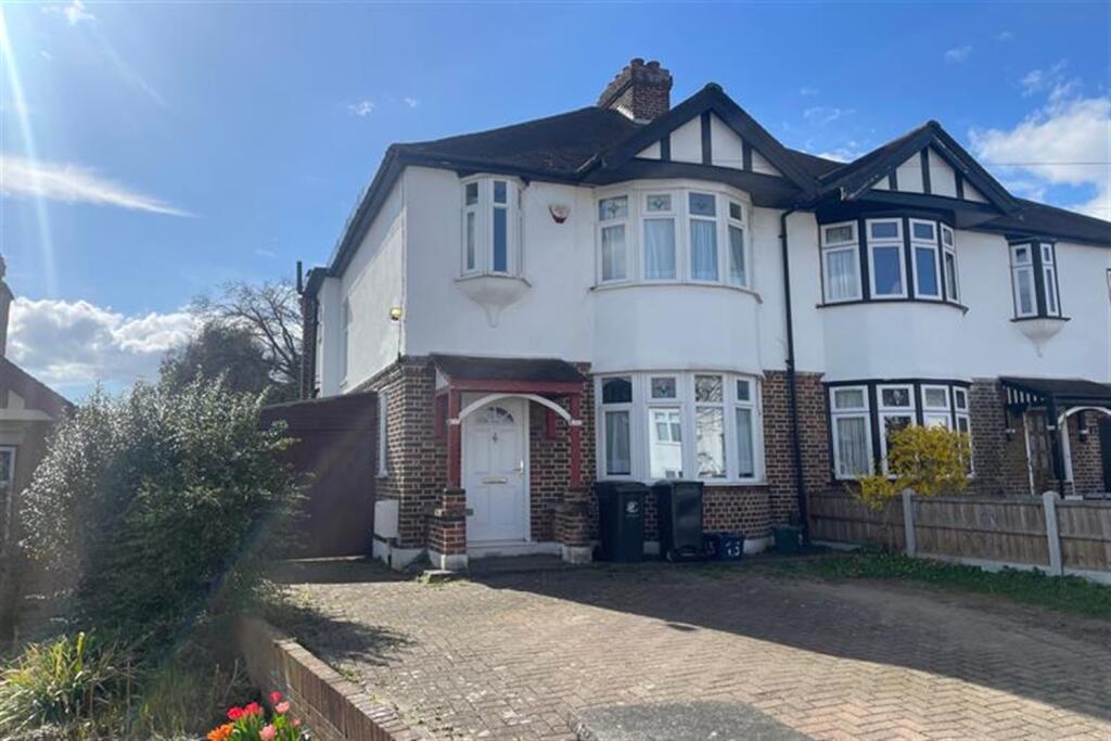 3 bed Semi Detached for rent in Loughton. From Spencer Munson