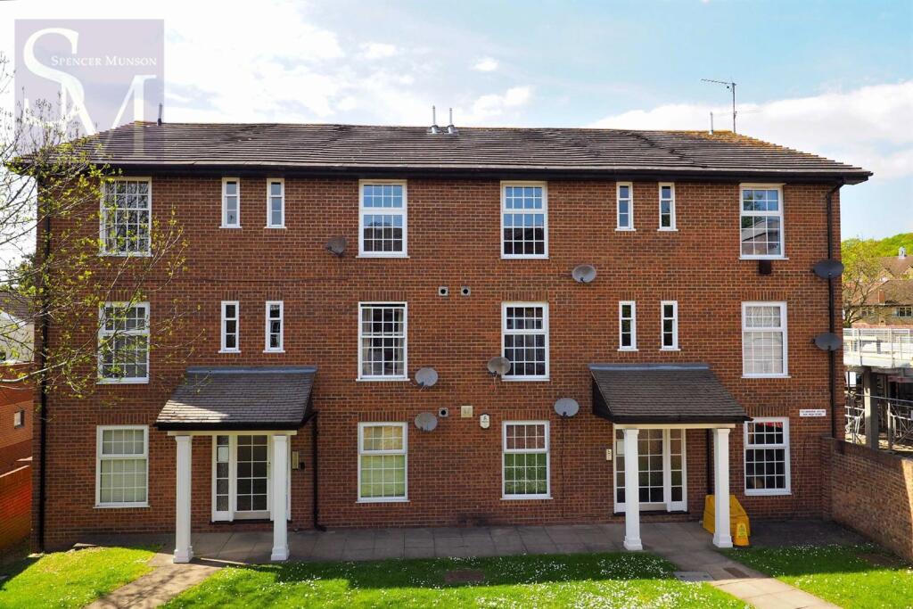 1 bed Apartment for rent in Loughton. From Spencer Munson