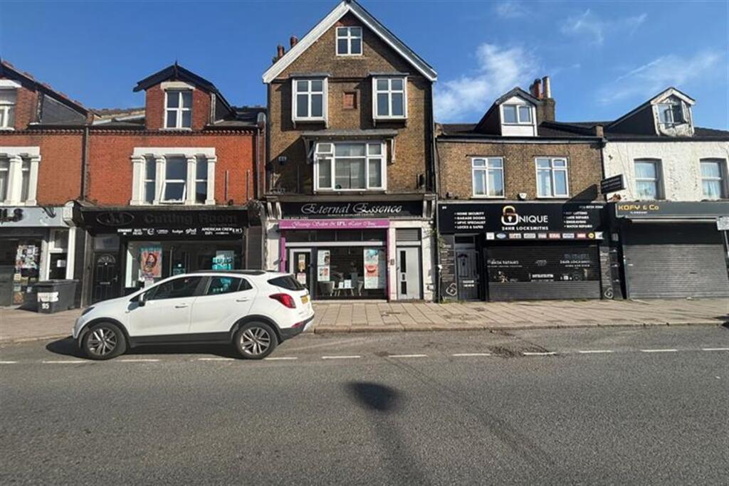 2 bed Apartment for rent in Chingford. From Spencer Munson