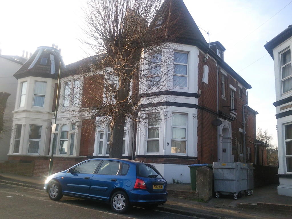 3 bed Studio for rent in Southampton. From Abbotts Langley - Southampton