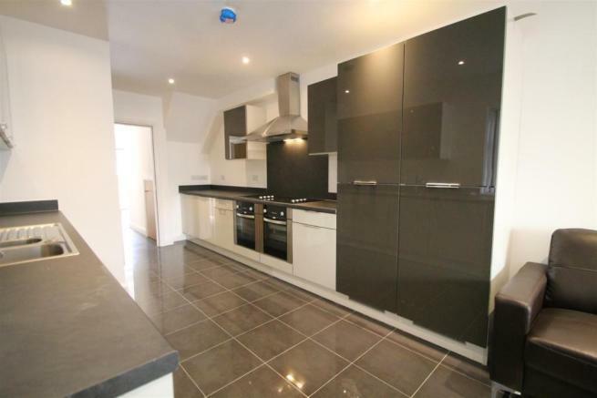 1 bed Mid Terraced House for rent in Cardiff. From Harry Harpers Estate Agents