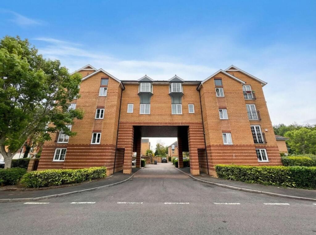 2 bed Apartment for rent in Penarth. From Harry Harper Sales & Lettings - Cathays 2 bed Apartment for rent in Penarth. From Harry Harper Sales & Lettings - Cathays