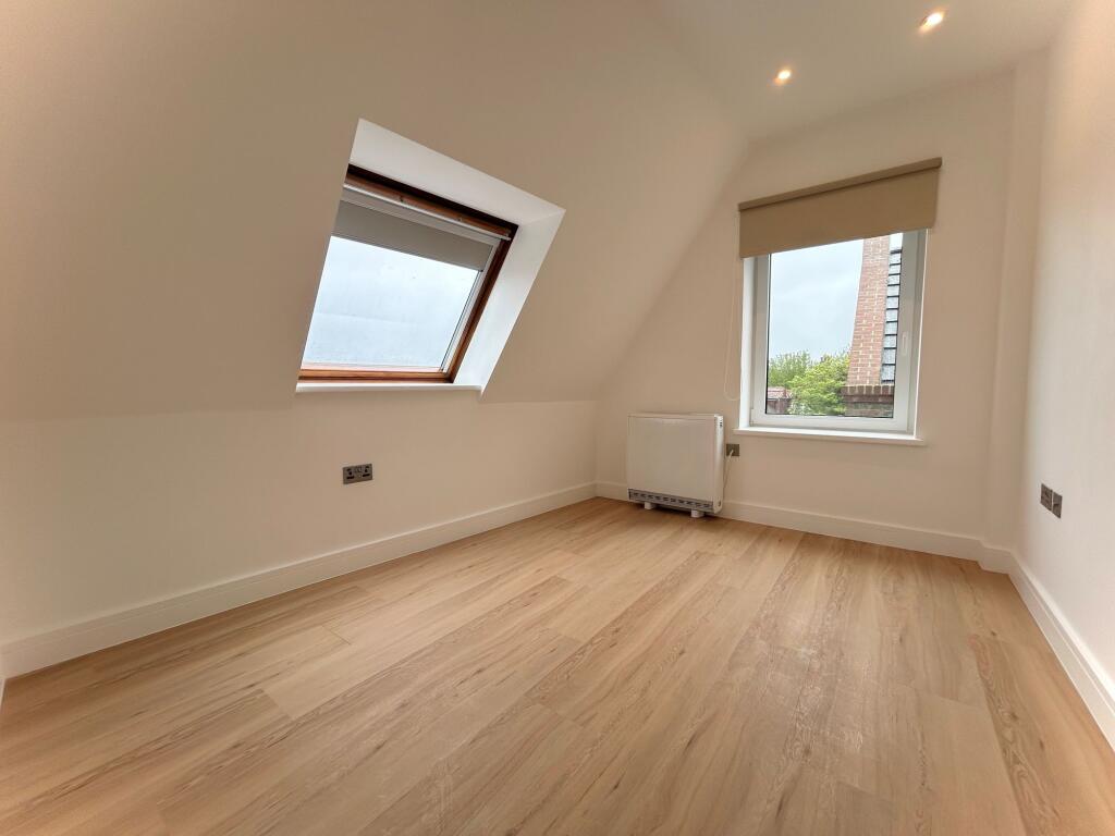 2 bed Apartment for rent in Wallington. From Harry Harper Sales & Lettings - Cathays