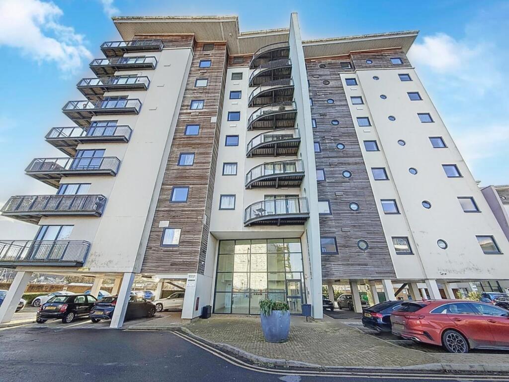 2 bed 1st Floor Flat for rent in Penarth. From Harry Harper Sales & Lettings - Cathays