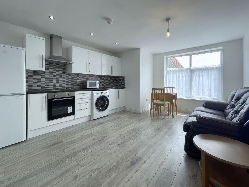 1 bed 1st Floor Flat for rent in Cardiff. From Harry Harper Sales & Lettings - Cathays 1 bed 1st Floor Flat for rent in Cardiff. From Harry Harper Sales & Lettings - Cathays