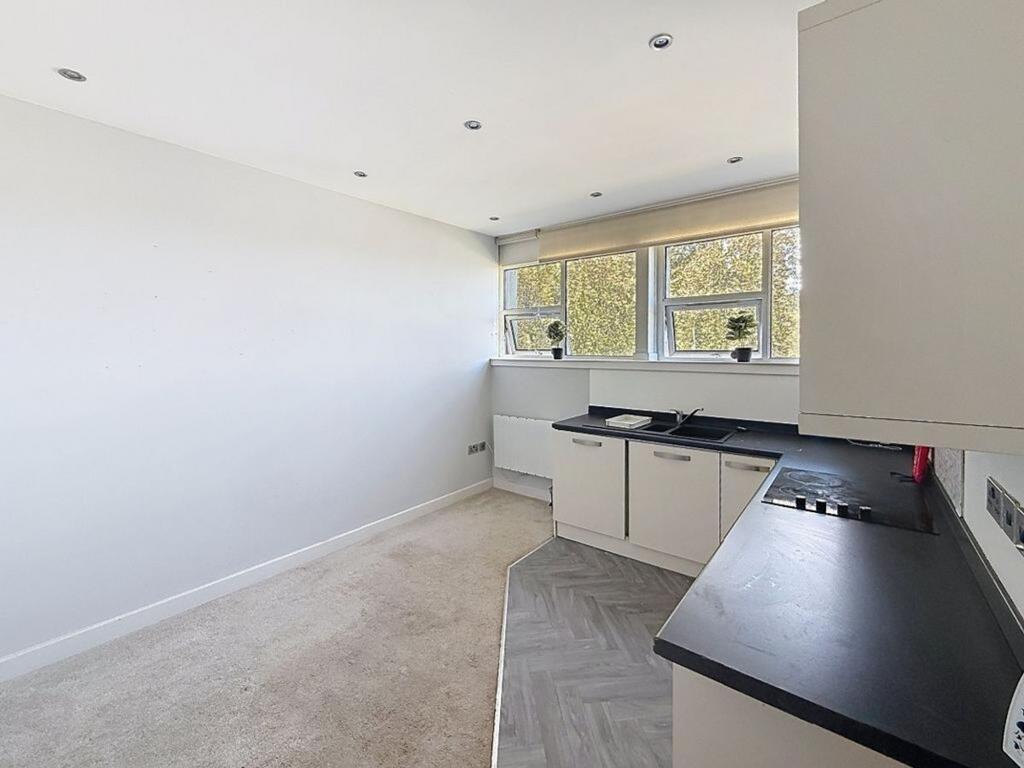 1 bed Apartment for rent in Kidsgrove. From Harry Harper Sales & Lettings - Cathays 1 bed Apartment for rent in Kidsgrove. From Harry Harper Sales & Lettings - Cathays