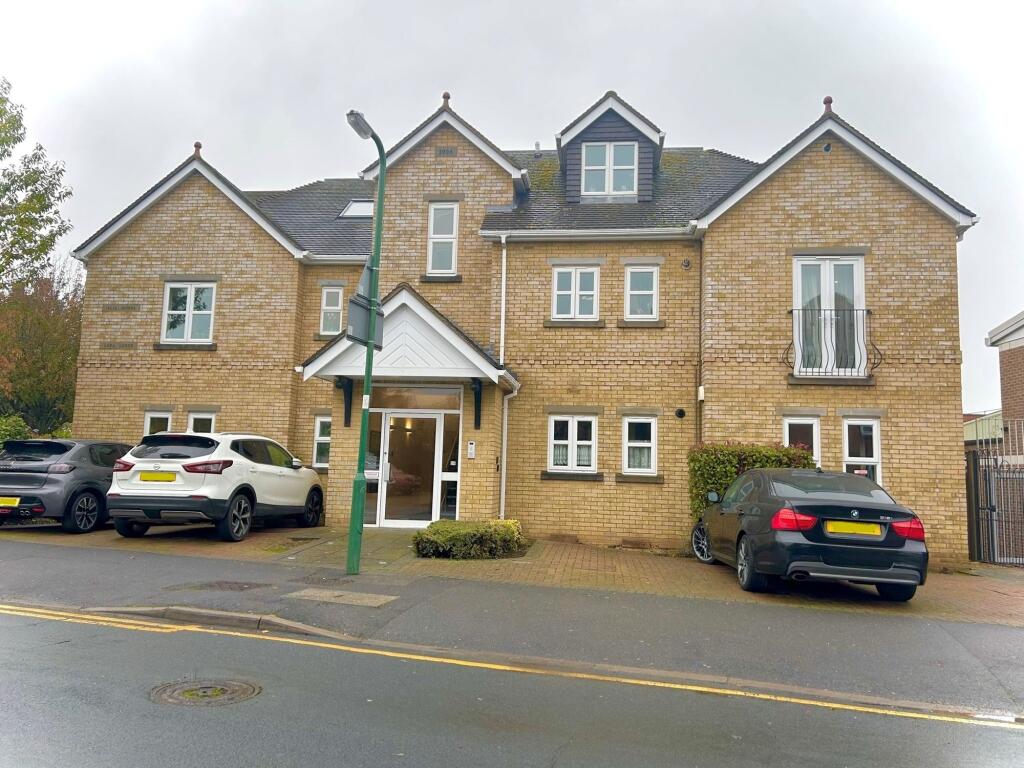 2 bed 1st Floor Flat for rent in Stoneleigh. From Harry Harper Sales & Lettings - Cathays