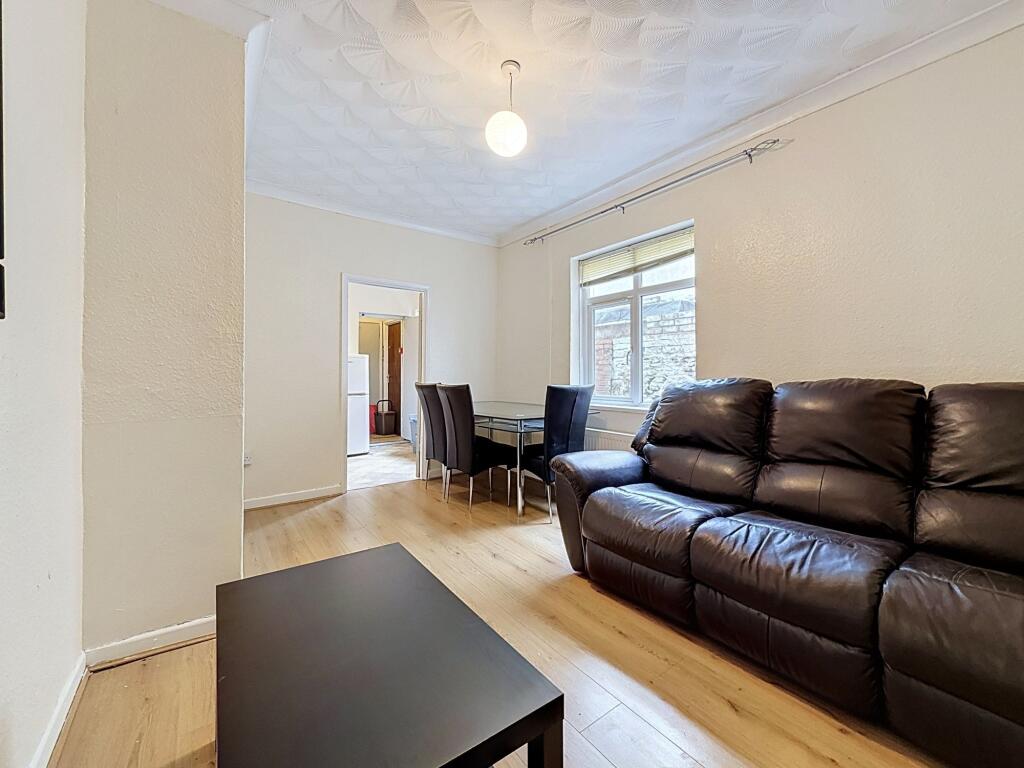 2 bed Apartment for rent in Cardiff. From Harry Harper Sales & Lettings - Cathays