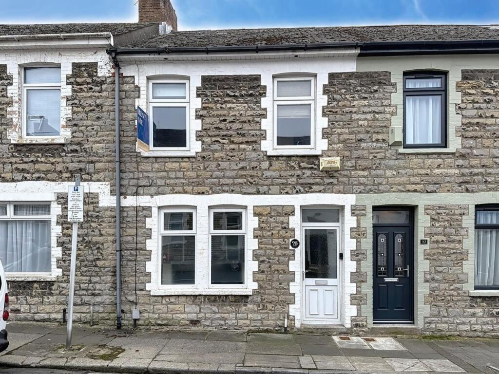 3 bed Mid Terraced House for rent in Barry. From Harry Harper Sales & Lettings - Cathays 3 bed Mid Terraced House for rent in Barry. From Harry Harper Sales & Lettings - Cathays