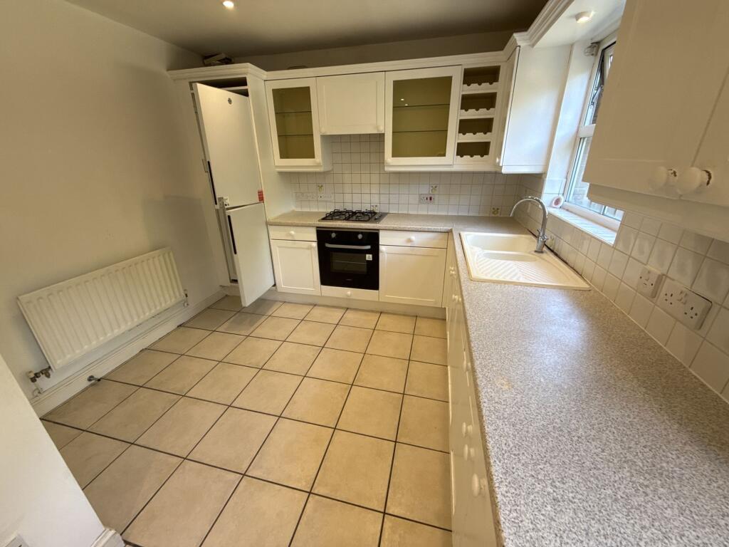 3 bed Mid Terraced House for rent in Cardiff. From Harry Harper Sales & Lettings - Cathays 3 bed Mid Terraced House for rent in Cardiff. From Harry Harper Sales & Lettings - Cathays