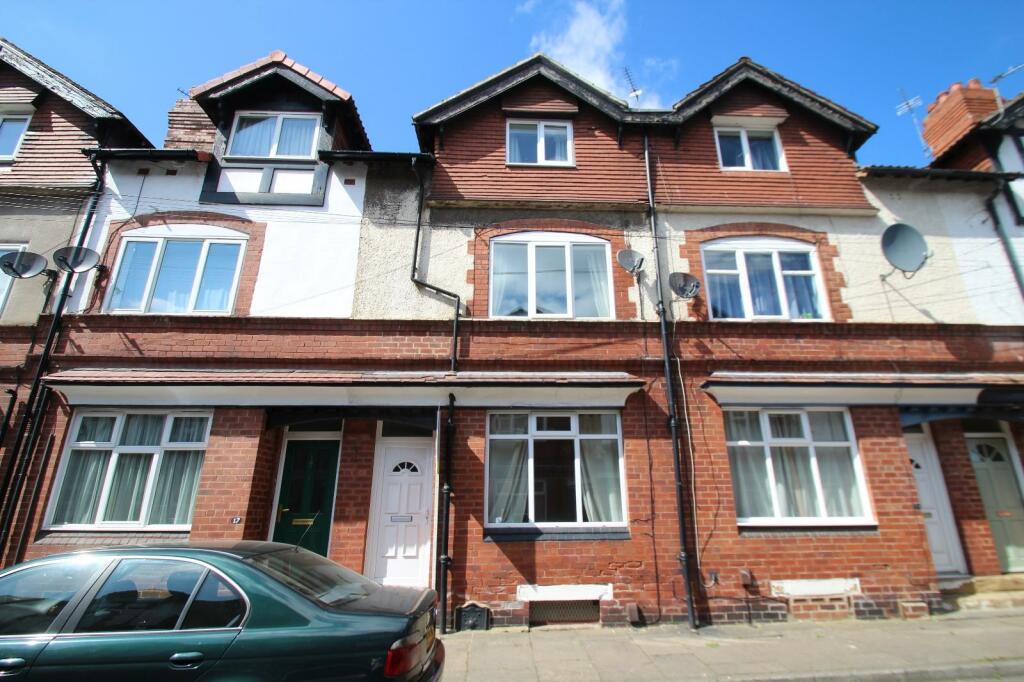 1 bed Mid Terraced House for rent in Leeds. From Linley & Simpson - Roundhay