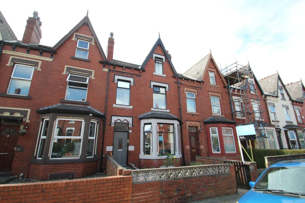 4 bed Detached House for rent in Leeds. From ubaTaeCJ