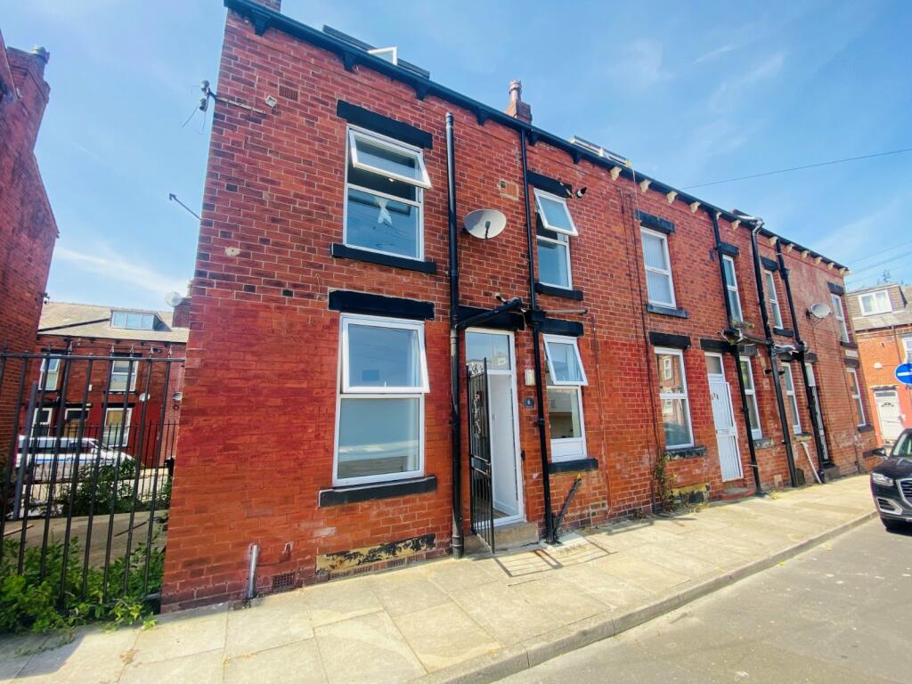 2 bed Mid Terraced House for rent in Leeds. From Linley & Simpson - Roundhay