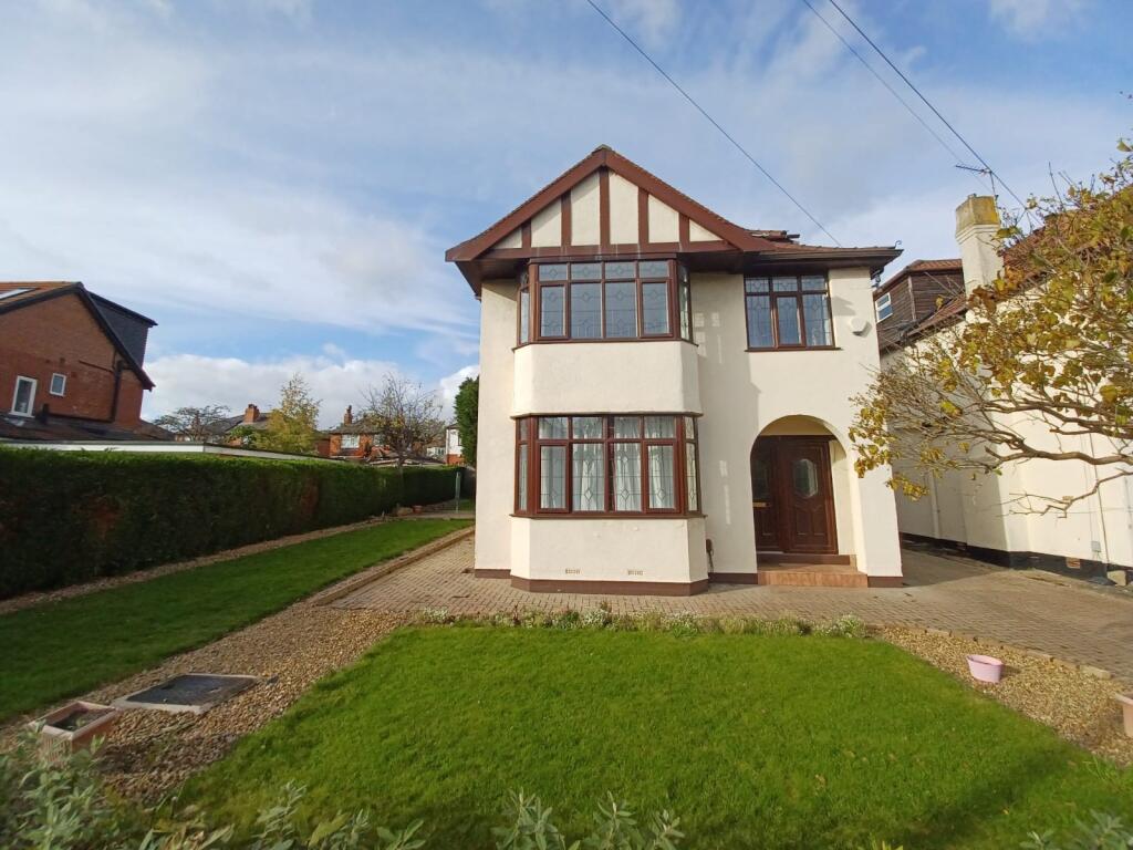 5 bed Detached for rent in Shadwell. From Linley & Simpson - Roundhay