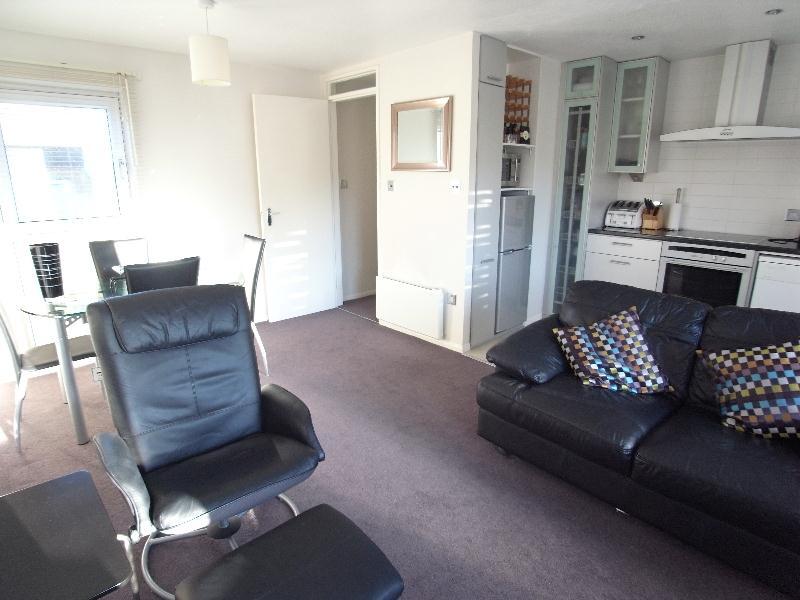 1 bed 1st Floor Flat for rent in Shadwell. From Linley & Simpson - Roundhay