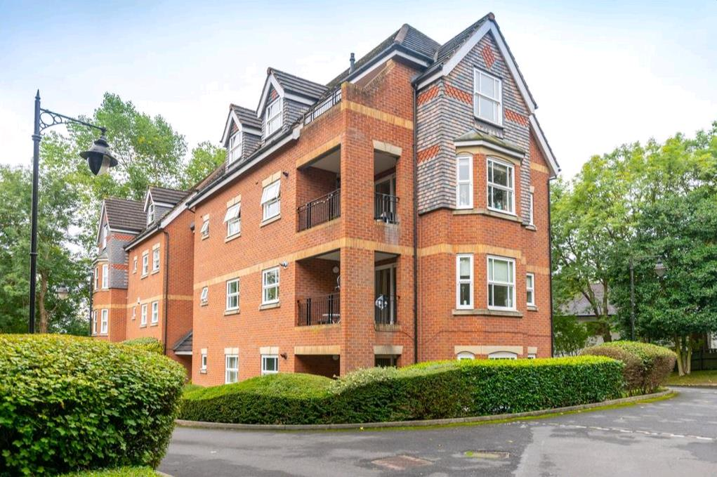 2 bed 1st Floor Flat for rent in Leeds. From Linley & Simpson - Roundhay