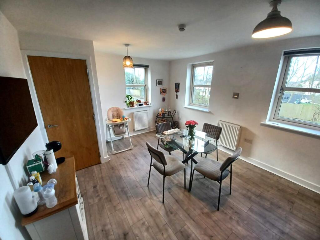 2 bed Detached for rent in Sandhills. From Linley & Simpson - Roundhay