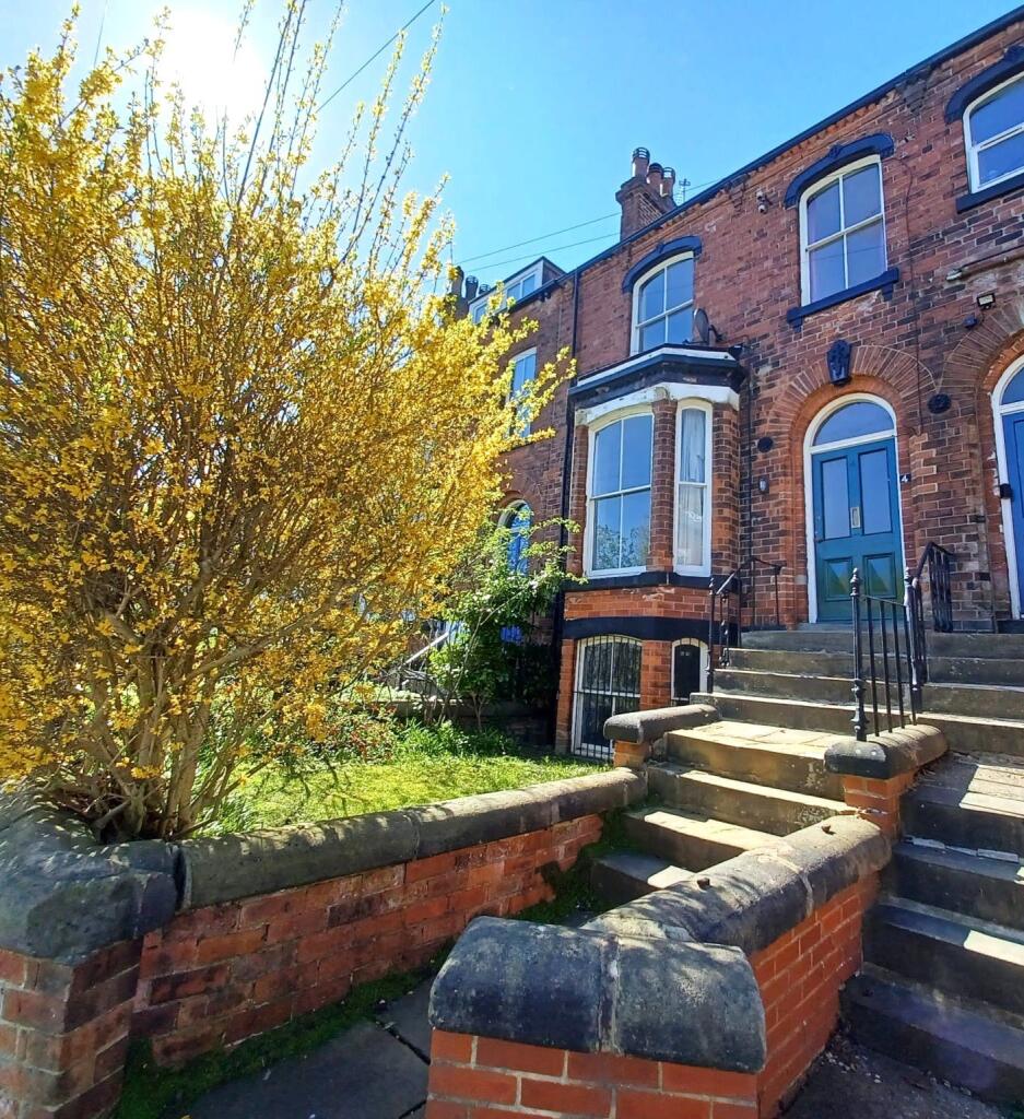 3 bed Mid Terraced House for rent in Leeds. From Linley & Simpson - Roundhay