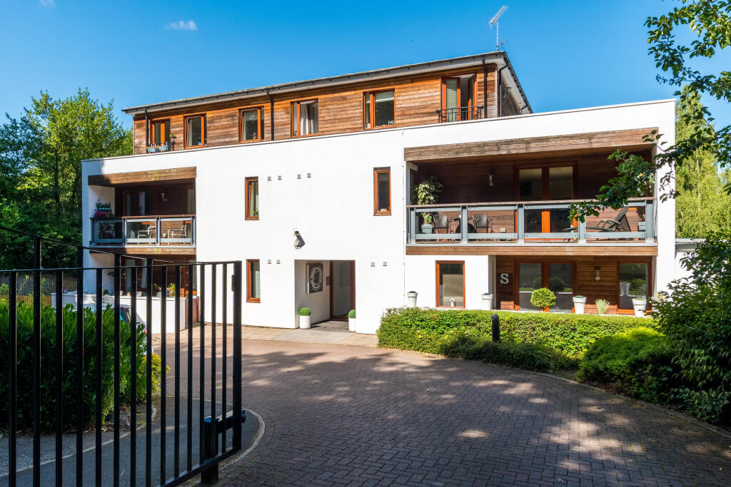 2 bed 1st Floor Flat for rent in Leeds. From Linley & Simpson - Roundhay