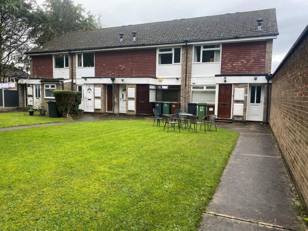 1 bed 1st Floor Flat for rent in Shadwell. From Linley & Simpson - Roundhay