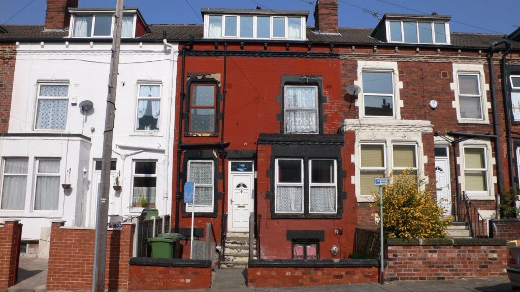 2 bed Mid Terraced House for rent in Leeds. From Linley & Simpson - Roundhay
