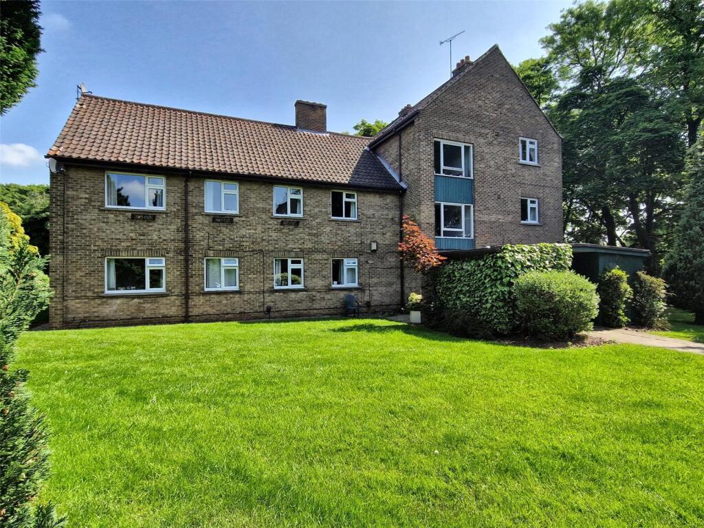 2 bed 1st Floor Flat for rent in Shadwell. From Linley & Simpson - Roundhay
