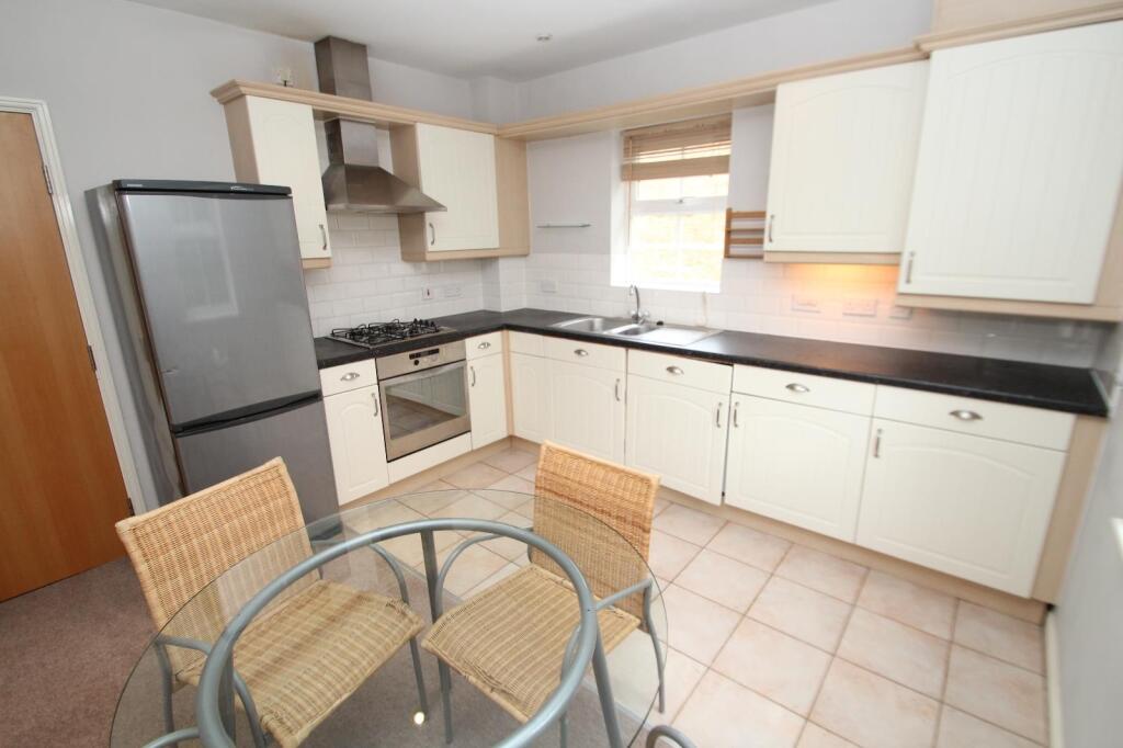 2 bed 1st Floor Flat for rent in Leeds. From Linley & Simpson - Roundhay