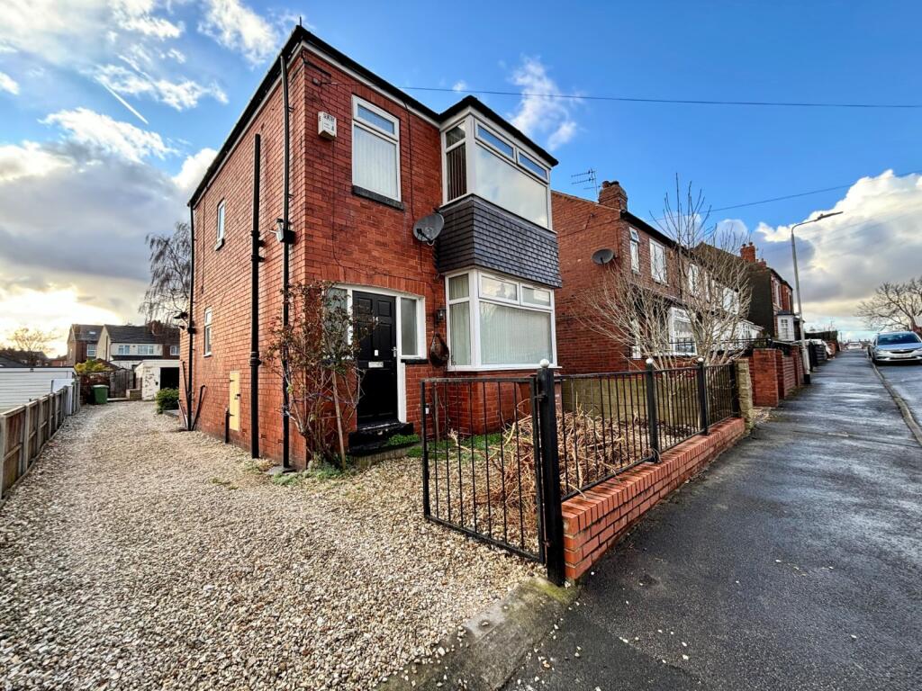 3 bed Detached for rent in Leeds. From Linley & Simpson - Roundhay 3 bed Detached for rent in Leeds. From Linley & Simpson - Roundhay