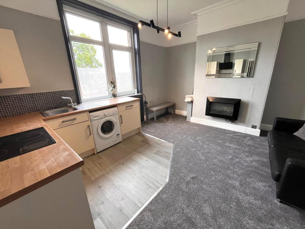 1 bed Mid Terraced House for rent in Leeds. From Linley & Simpson - Roundhay