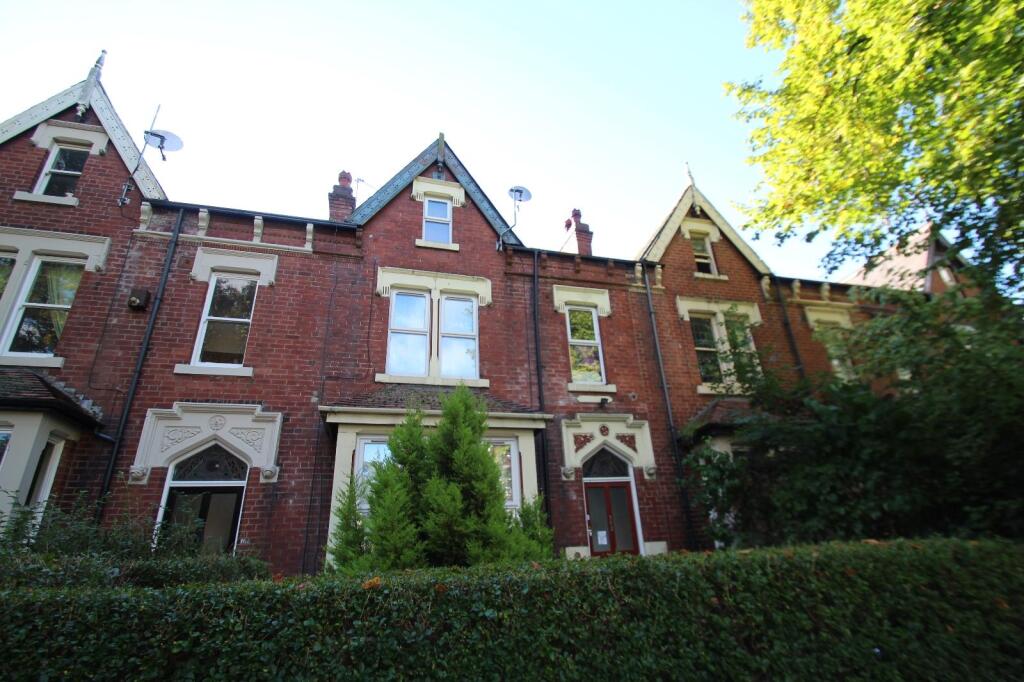 3 bed 1st Floor Flat for rent in Leeds. From Linley & Simpson - Roundhay