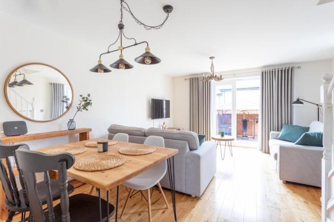2 bed Semi Detached for rent in Leeds. From Linley & Simpson - Roundhay 2 bed Semi Detached for rent in Leeds. From Linley & Simpson - Roundhay