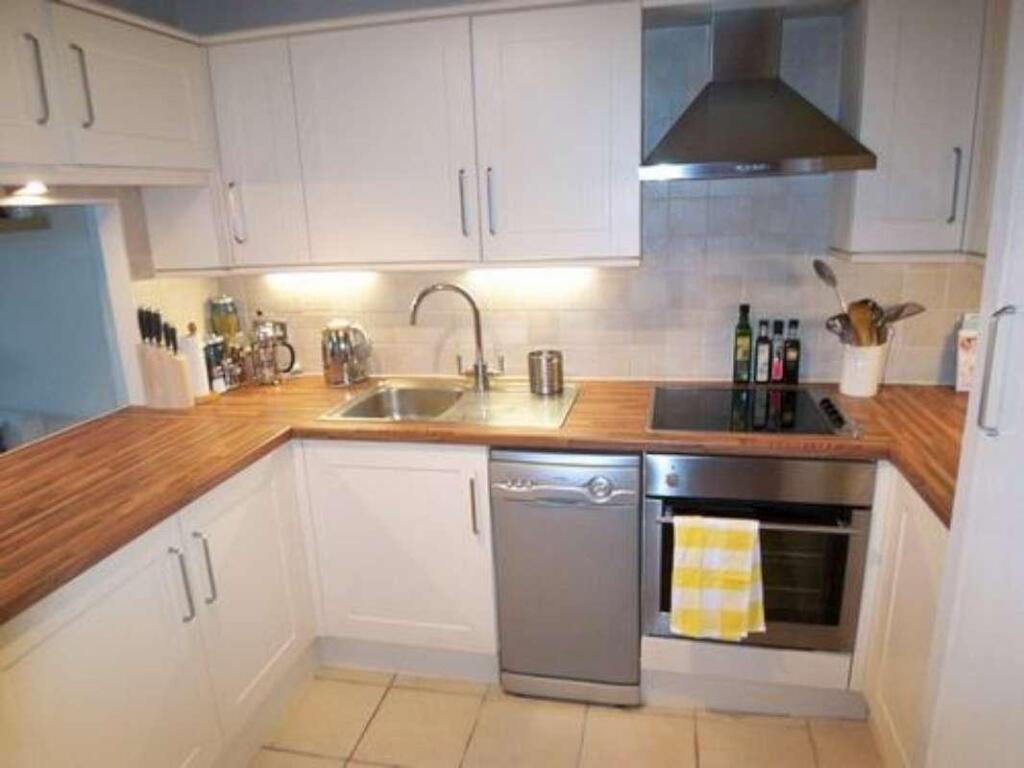 2 bed 1st Floor Flat for rent in Shadwell. From Linley & Simpson - Roundhay 2 bed 1st Floor Flat for rent in Shadwell. From Linley & Simpson - Roundhay