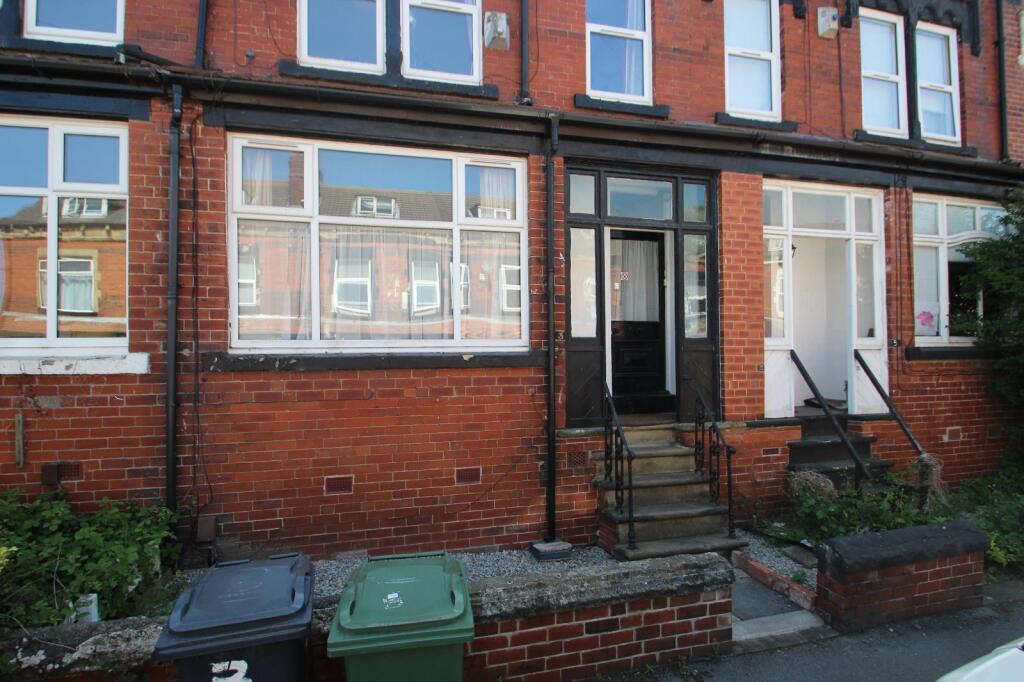 1 bed 1st Floor Flat for rent in Shadwell. From Linley & Simpson - Roundhay