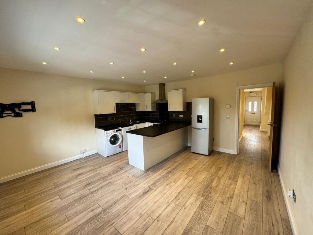 2 bed 1st Floor Flat for rent in Leeds. From Linley & Simpson - Roundhay 2 bed 1st Floor Flat for rent in Leeds. From Linley & Simpson - Roundhay