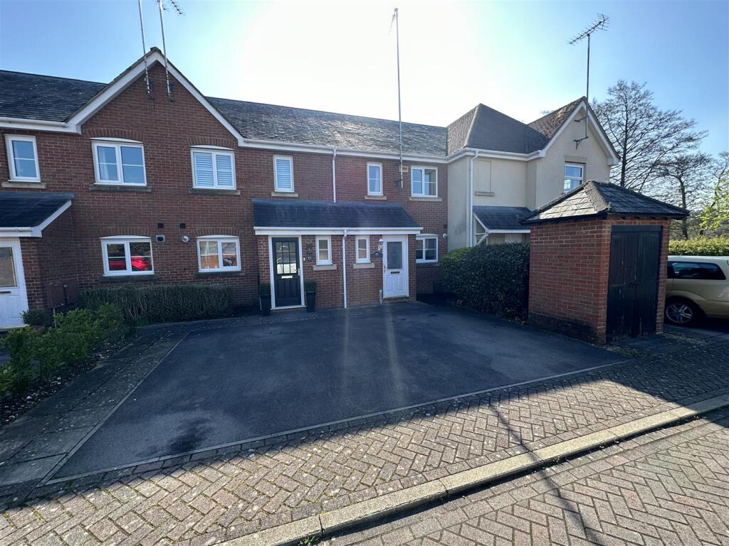 3 bed Mid Terraced House for rent in Merley. From Edwards - Ferndown