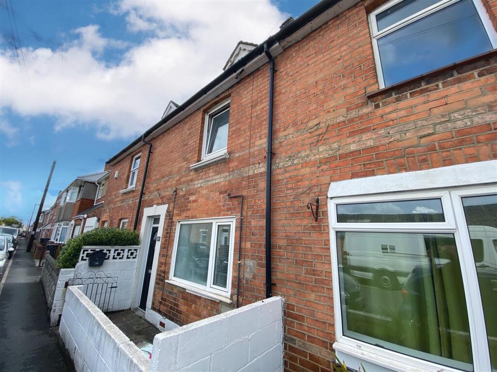 3 bed Mid Terraced House for rent in Bournemouth. From Edwards - Ferndown