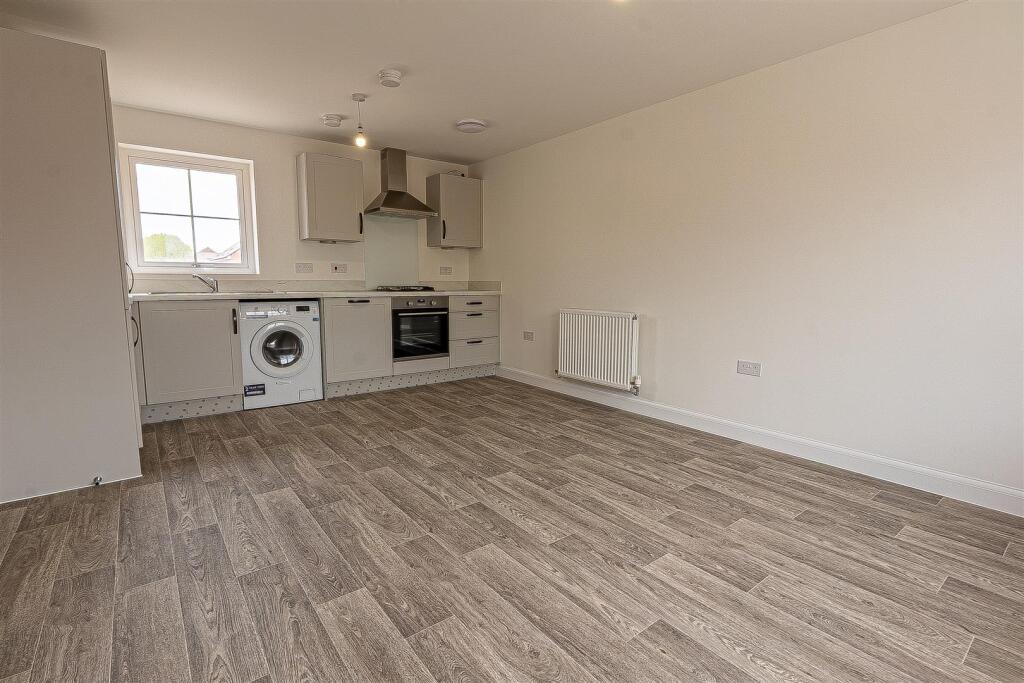 2 bed Apartment for rent in Hinton Martell. From Edwards - Ferndown 2 bed Apartment for rent in Hinton Martell. From Edwards - Ferndown