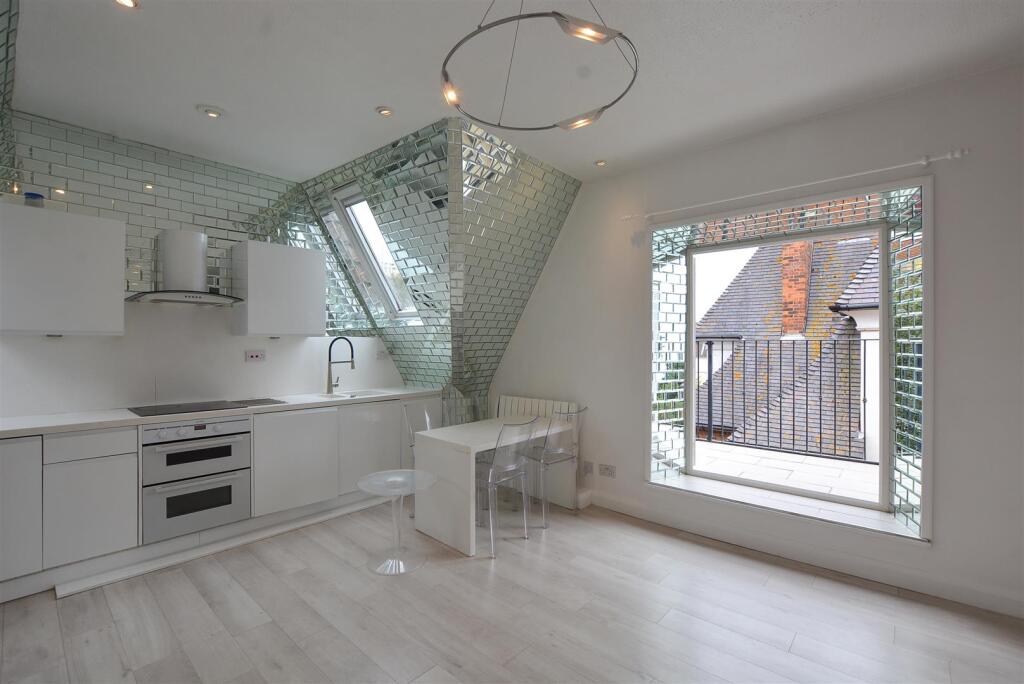 1 bed Apartment for rent in Bournemouth. From Edwards - Ferndown