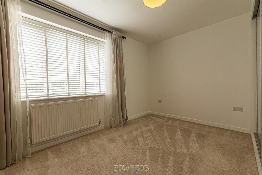 3 bed End of Terrace for rent in Poole. From Edwards - Ferndown