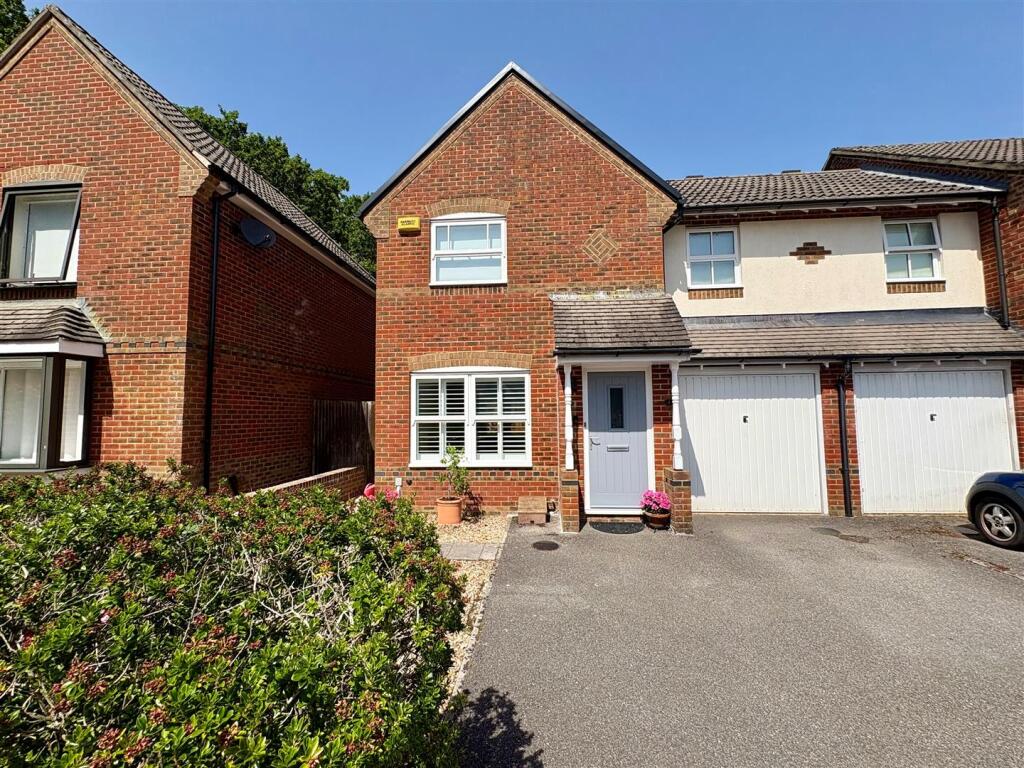 3 bed Semi Detached for rent in Ferndown. From Edwards - Ferndown