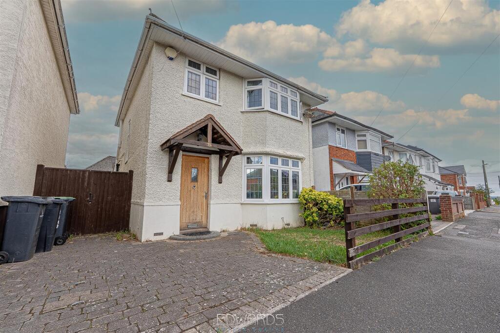3 bed Detached for rent in Bournemouth. From Edwards - Ferndown